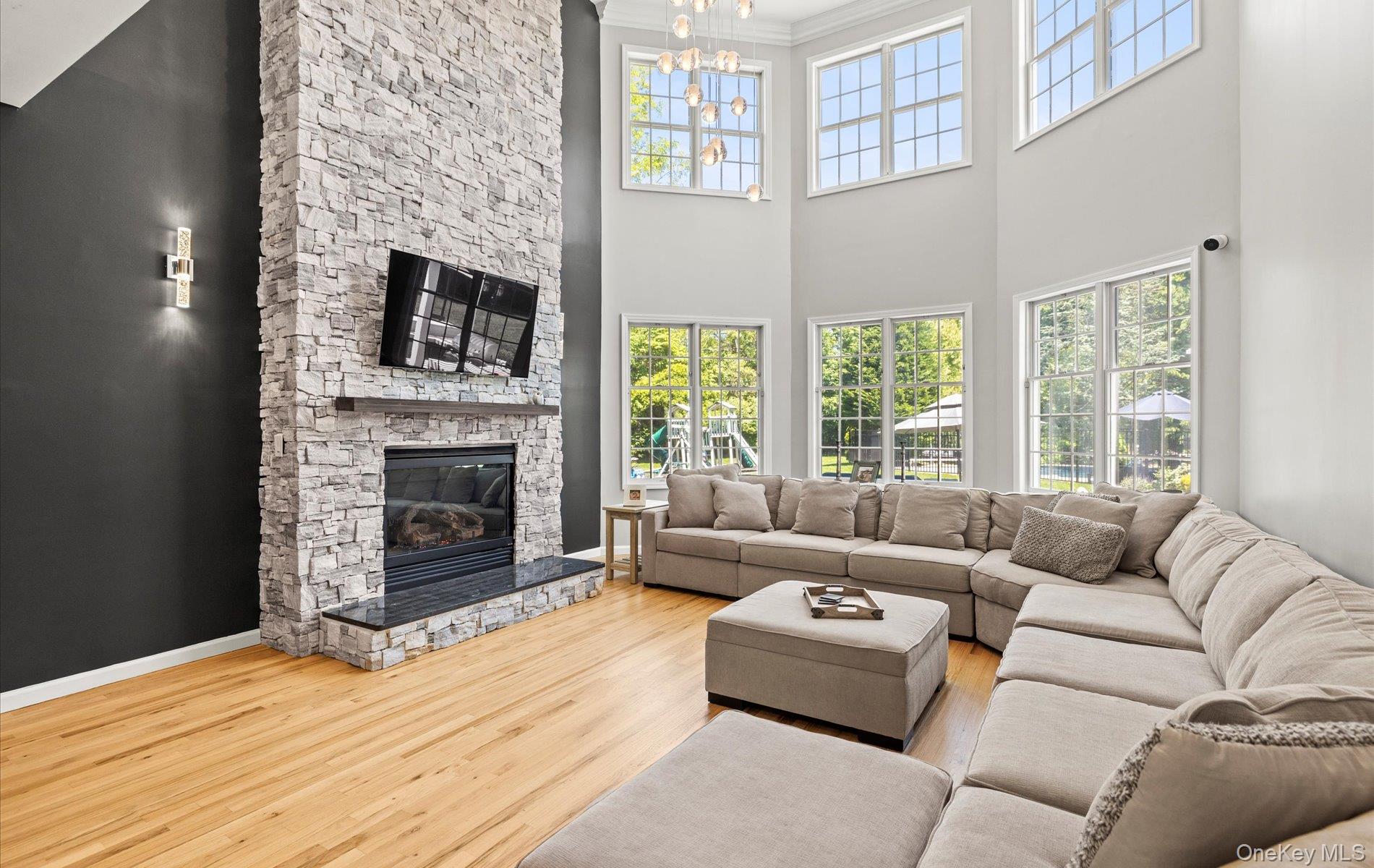 16 Home Court, Huntington, NY 11743