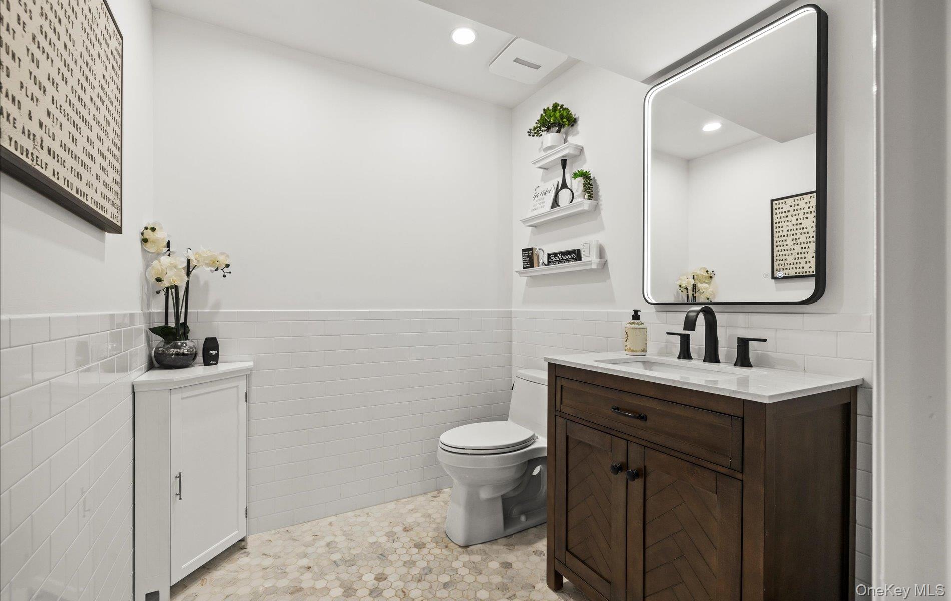 16 Home Court, Huntington, NY 11743