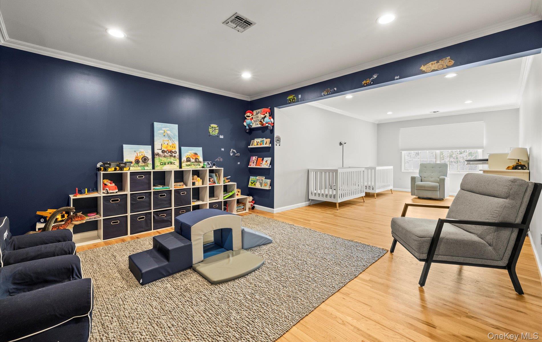 16 Home Court, Huntington, NY 11743