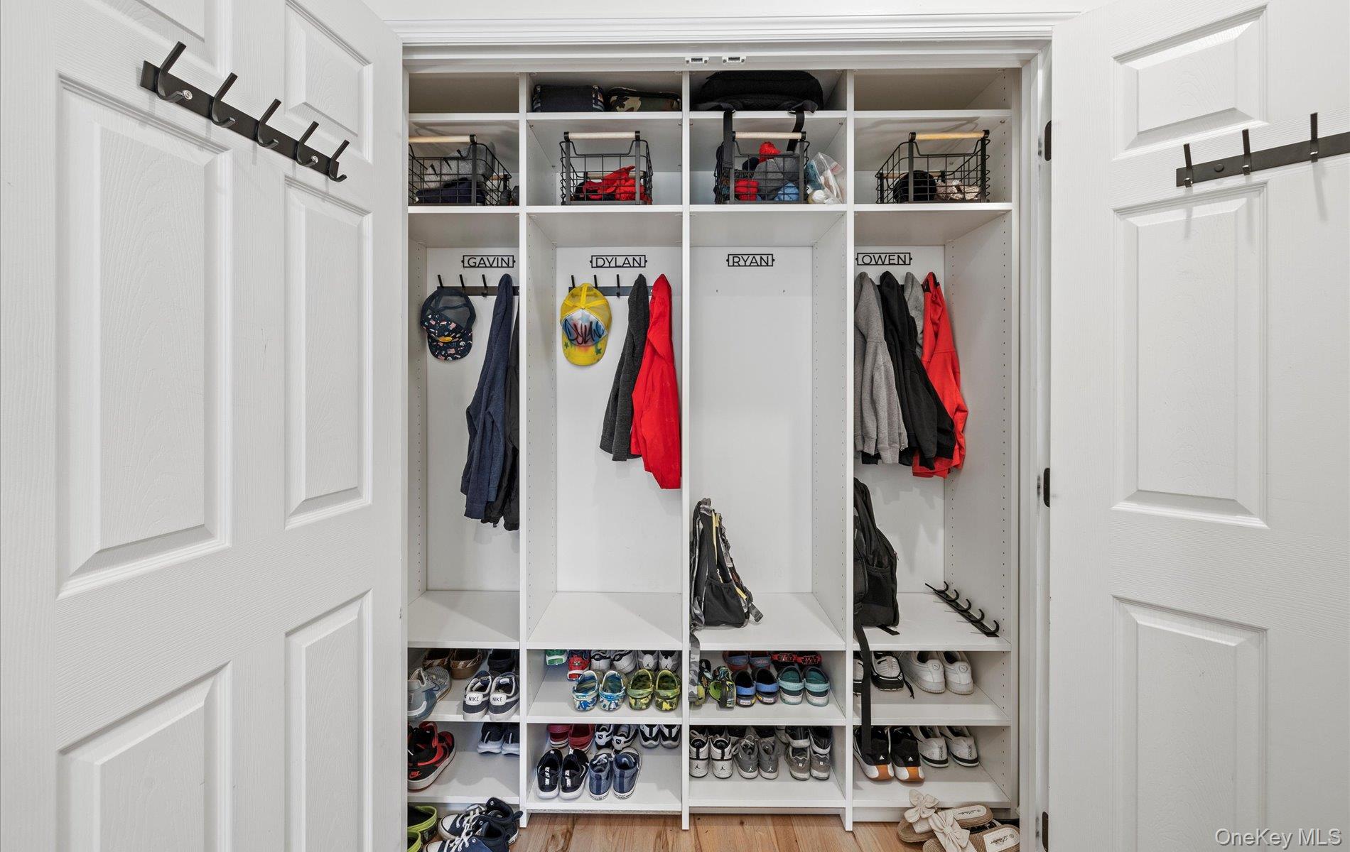 16 Home Court, Huntington, NY 11743