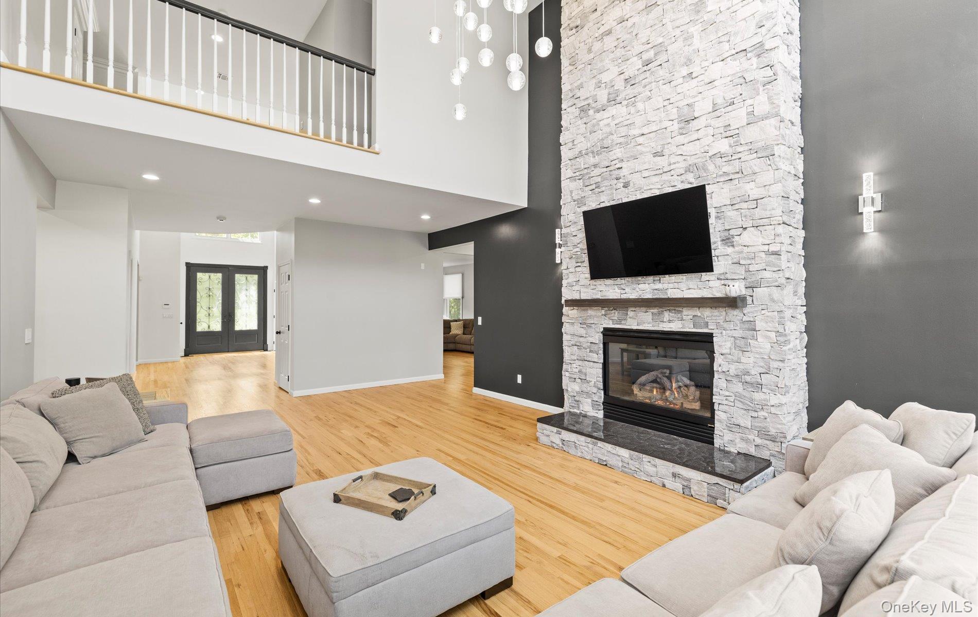 16 Home Court, Huntington, NY 11743