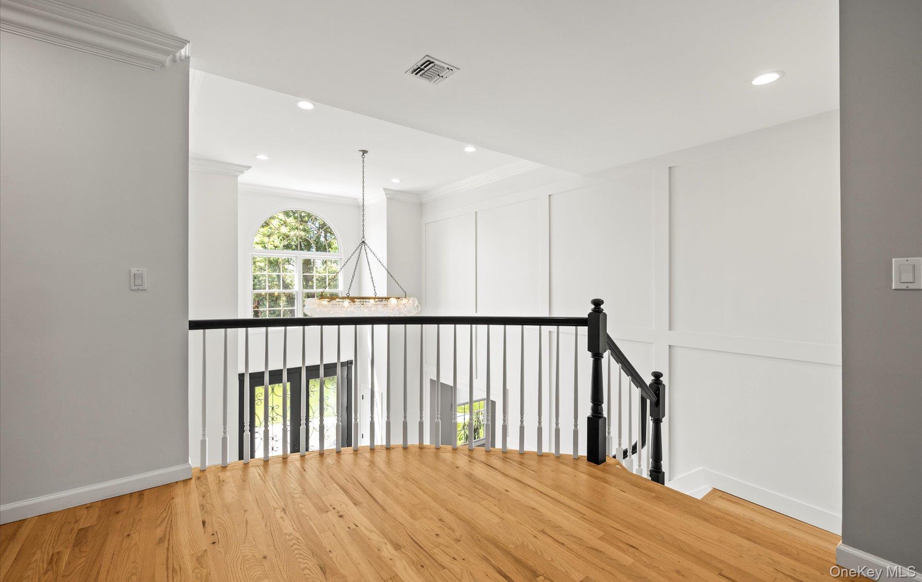 16 Home Court, Huntington, NY 11743