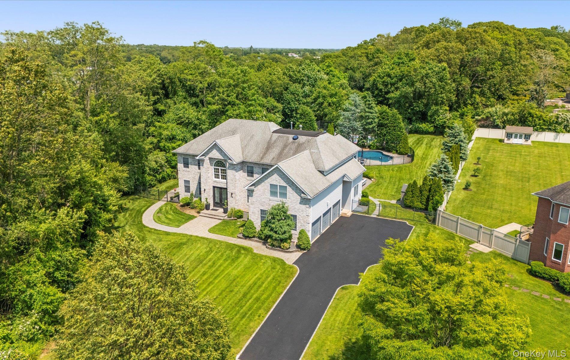 16 Home Court, Huntington, NY 11743