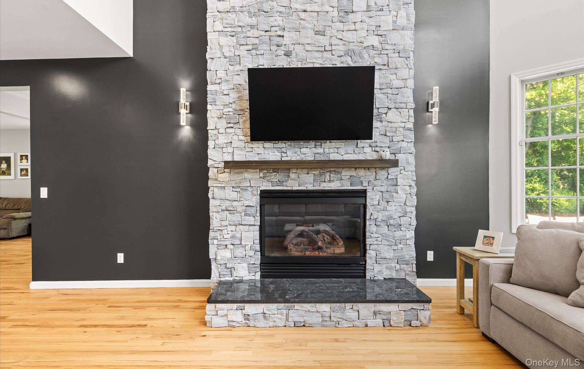 16 Home Court, Huntington, NY 11743