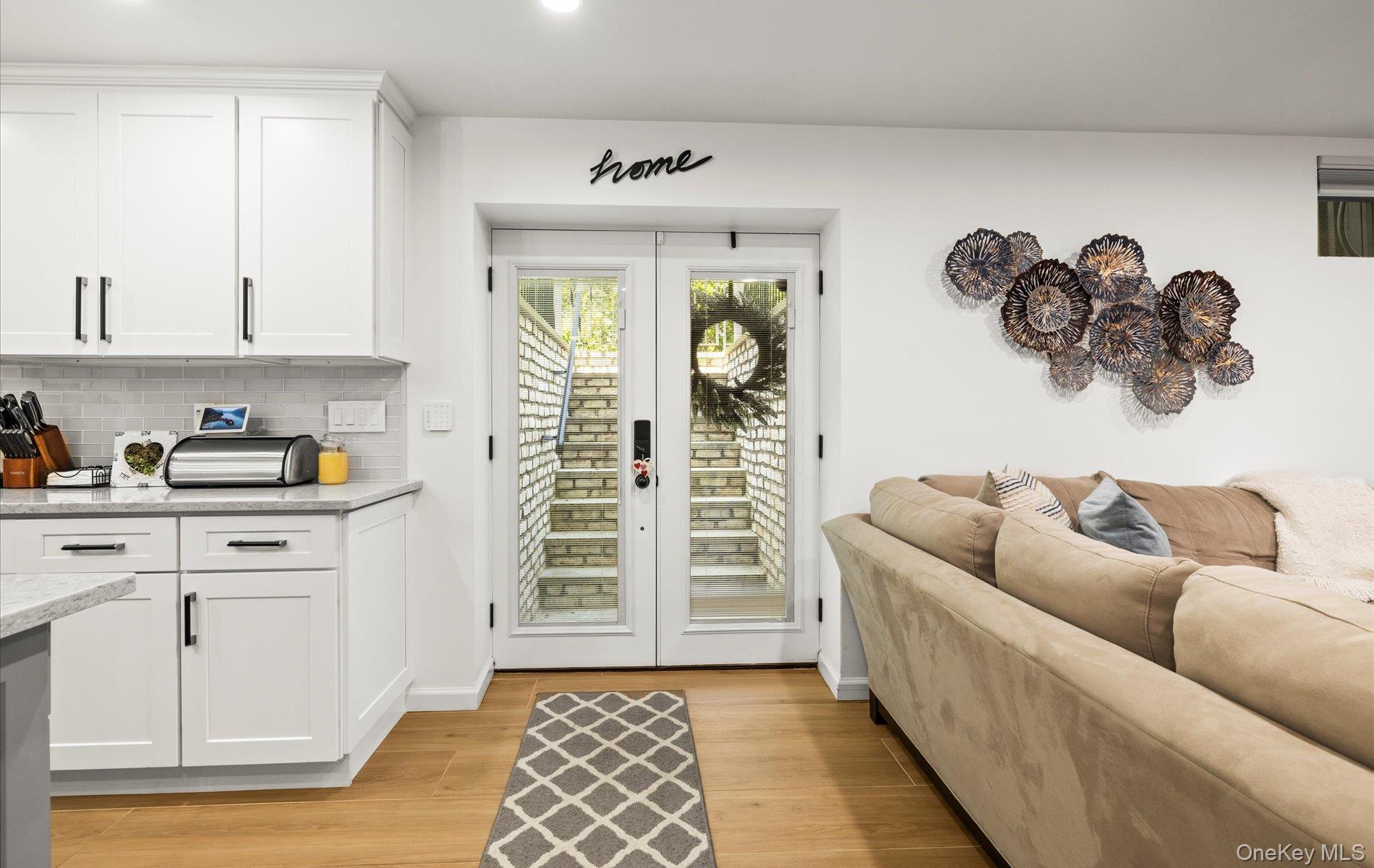 16 Home Court, Huntington, NY 11743