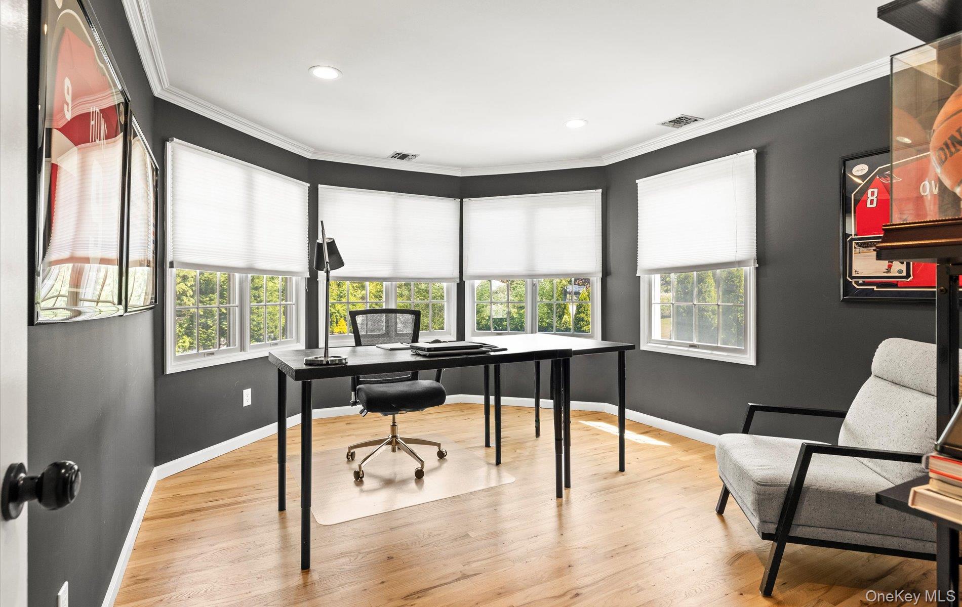 16 Home Court, Huntington, NY 11743