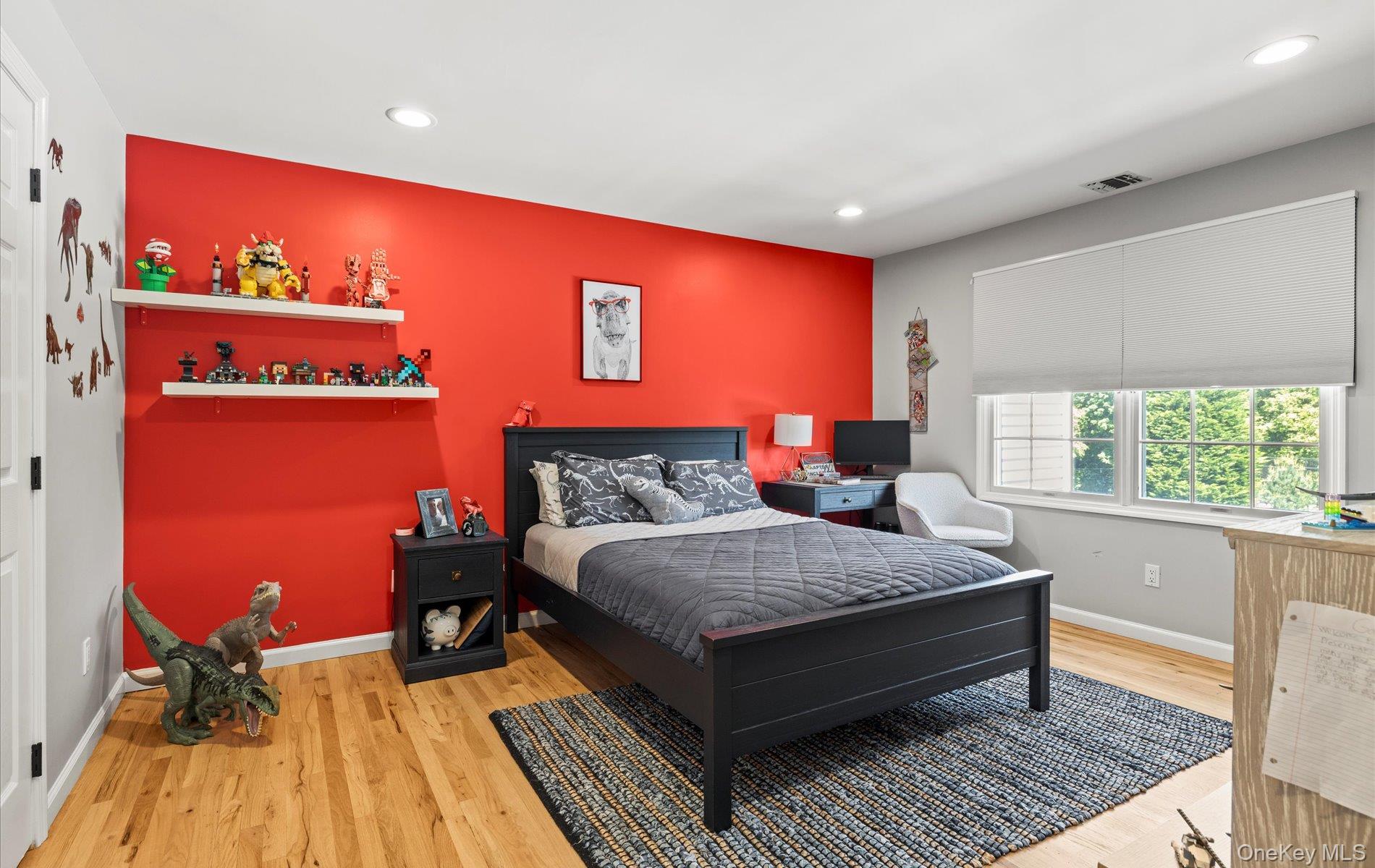 16 Home Court, Huntington, NY 11743