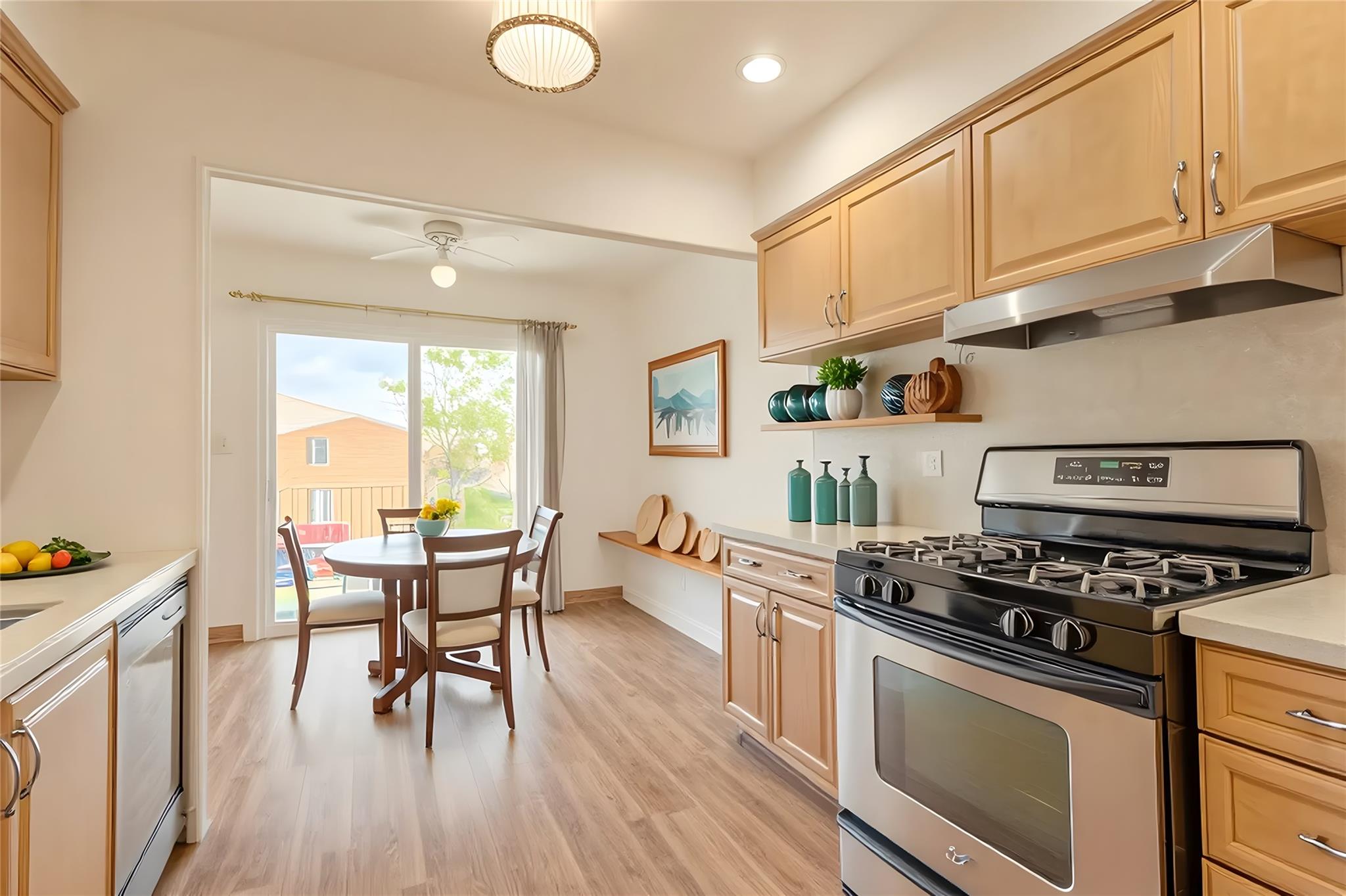 8 Florence Avenue # 16C, Freeport, NY 11520