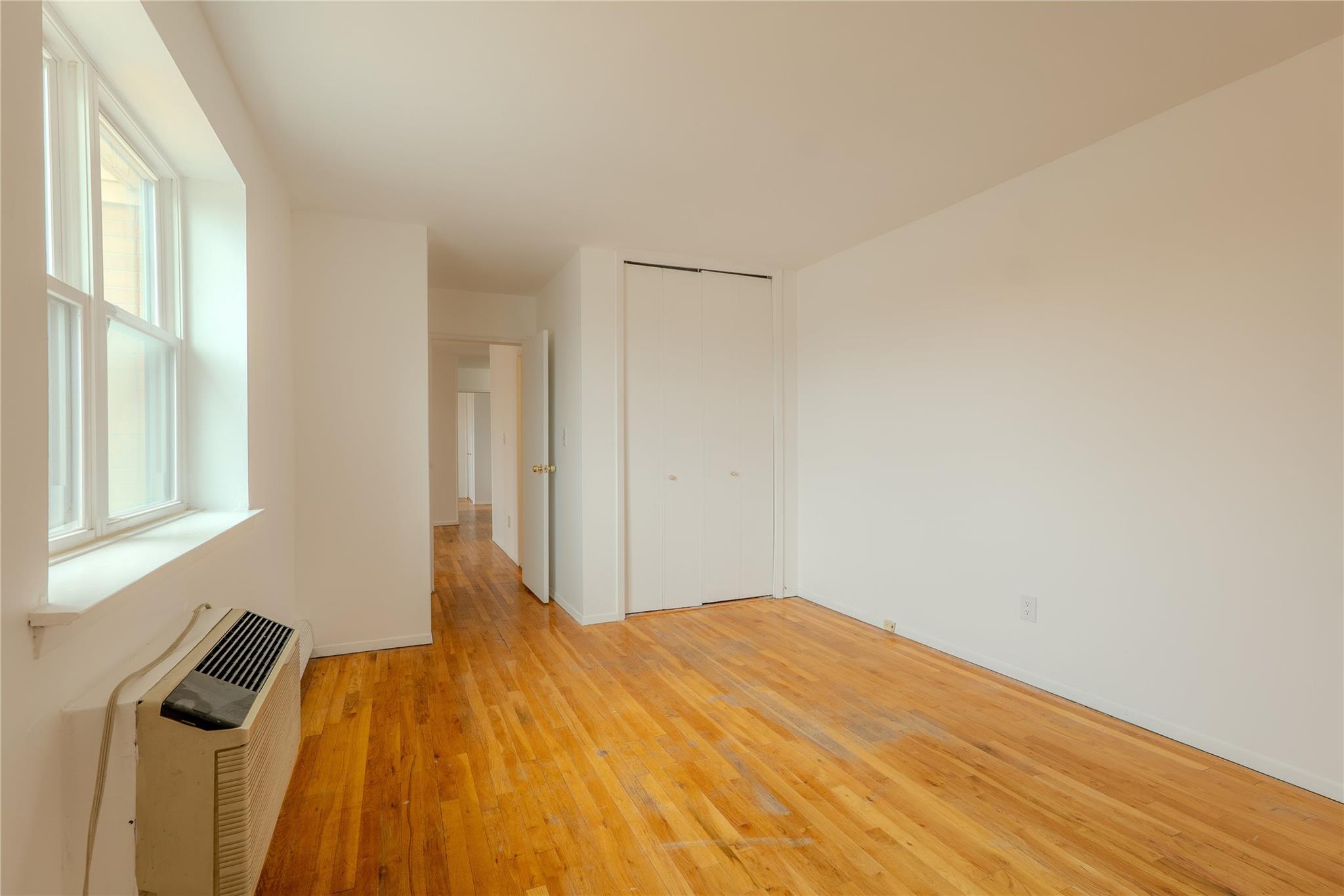 8 Florence Avenue # 16C, Freeport, NY 11520