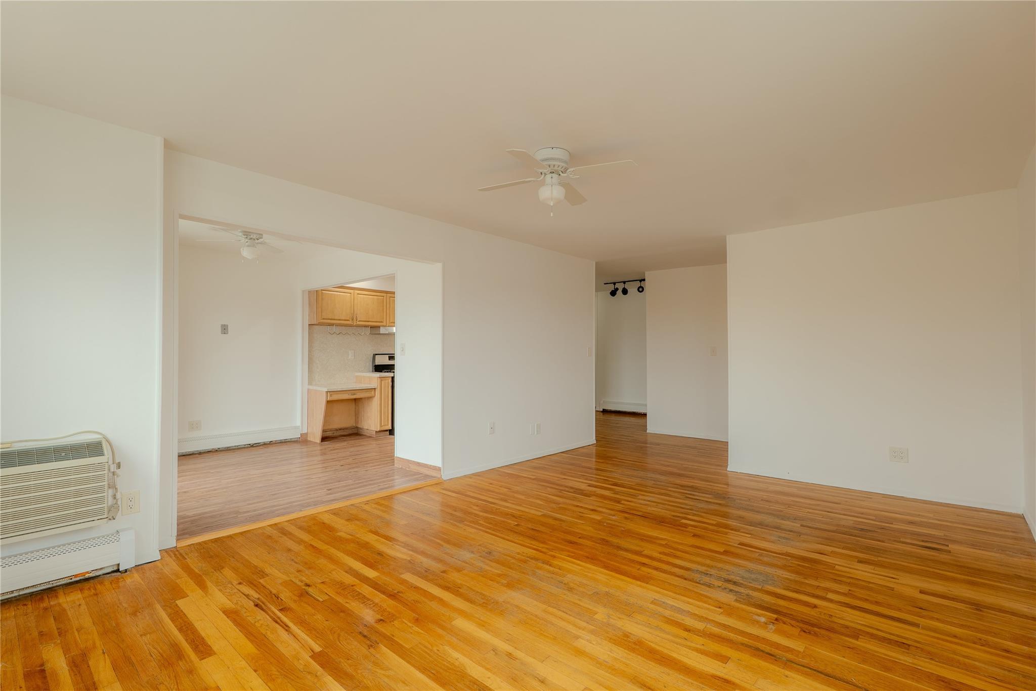 8 Florence Avenue # 16C, Freeport, NY 11520