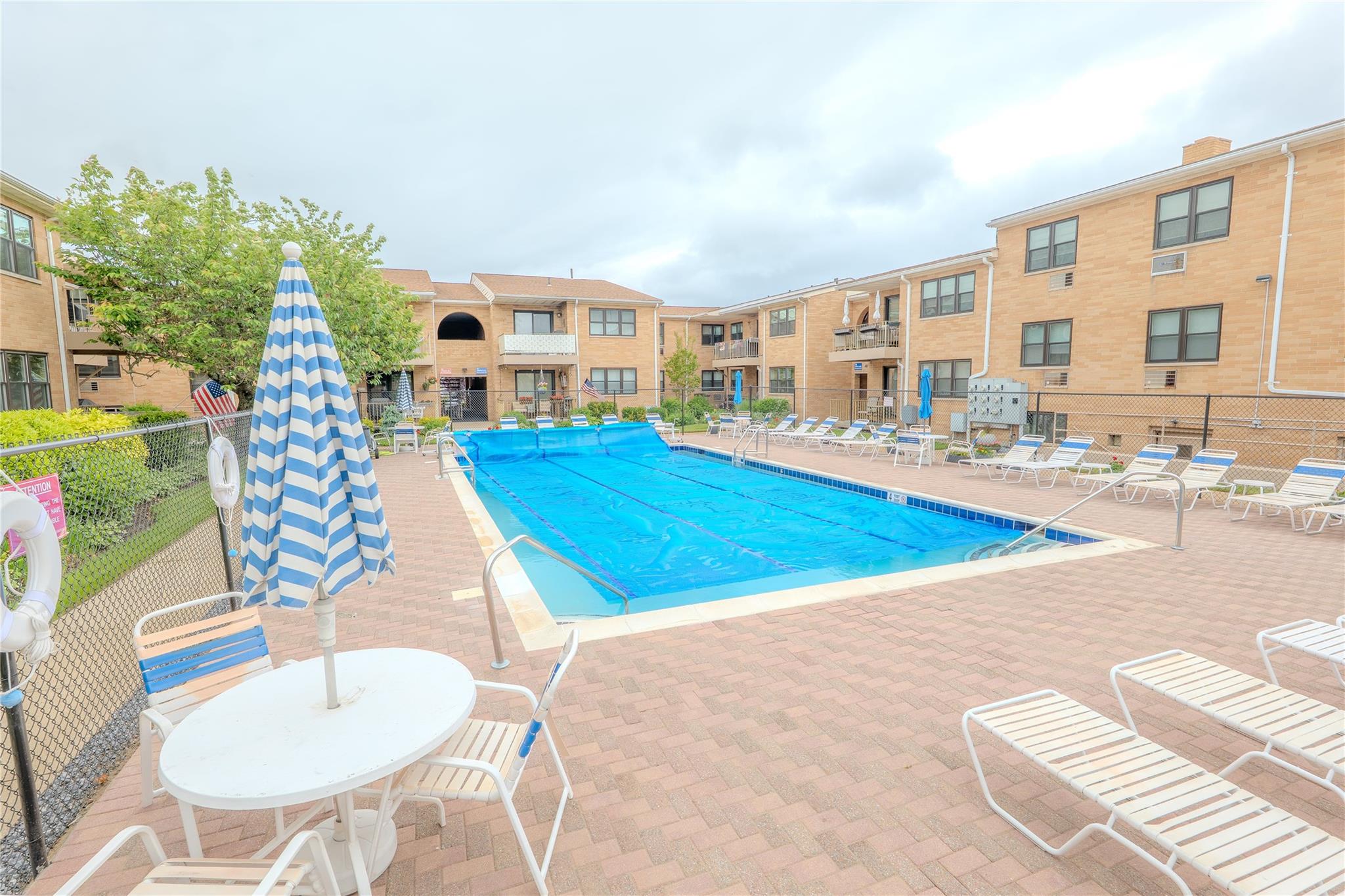 8 Florence Avenue # 16C, Freeport, NY 11520