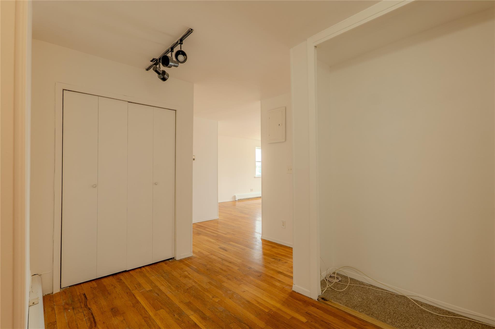 8 Florence Avenue # 16C, Freeport, NY 11520