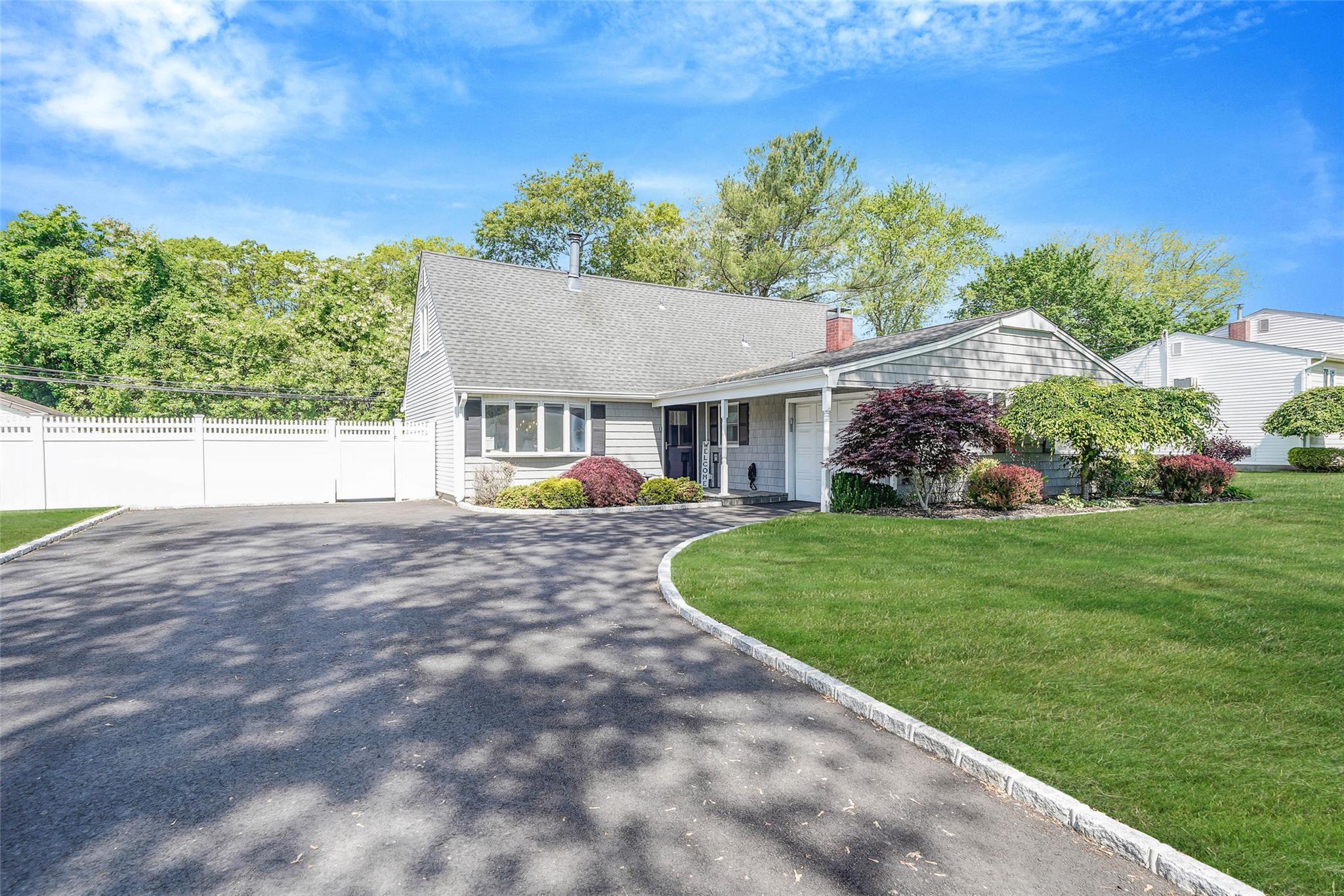 420 Greenbelt Parkway, Holtsville, NY 11742