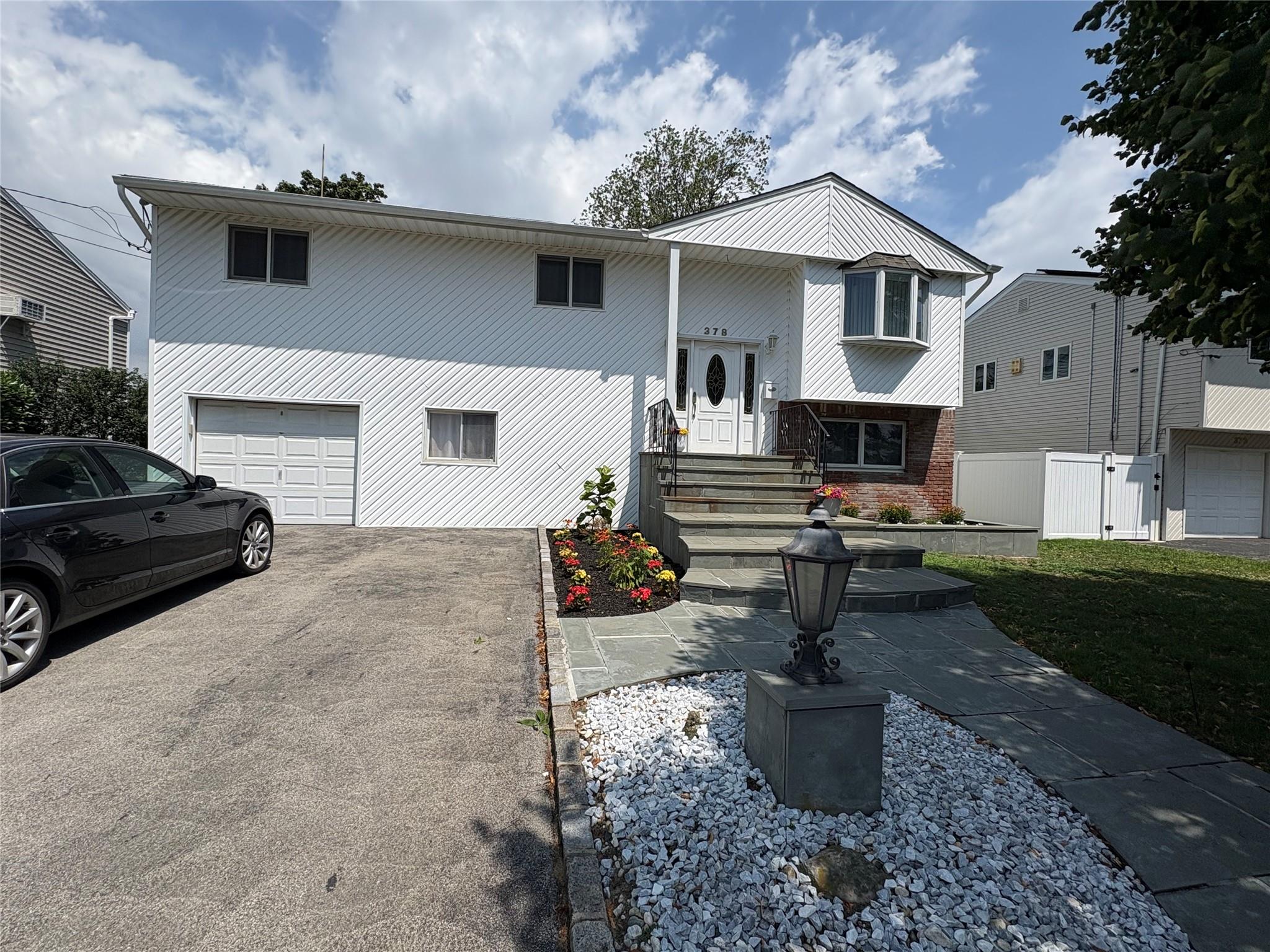 378 W Waukena Avenue, Oceanside, NY 11572