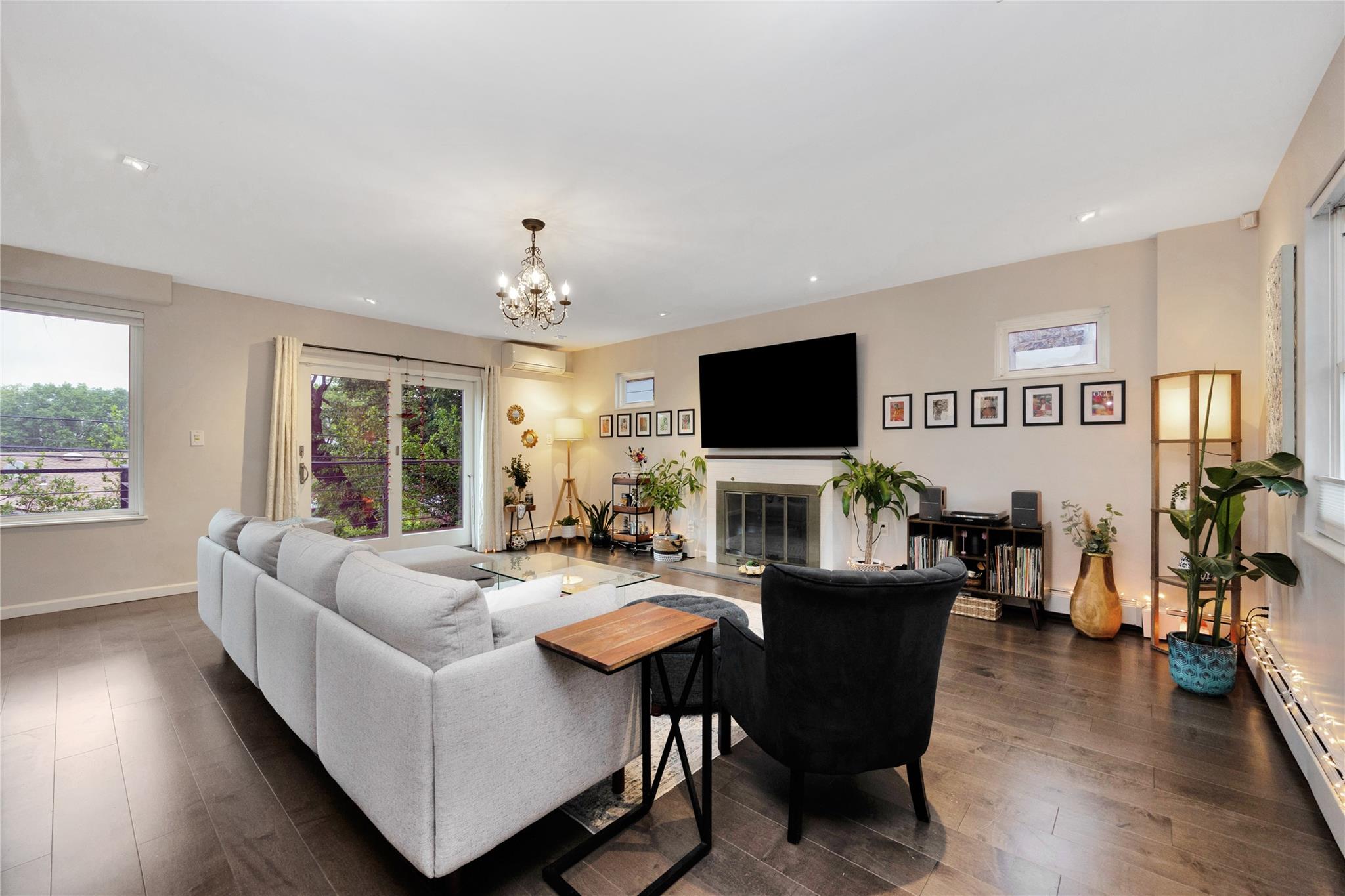 13915 Coolidge Avenue, Briarwood, NY 11435