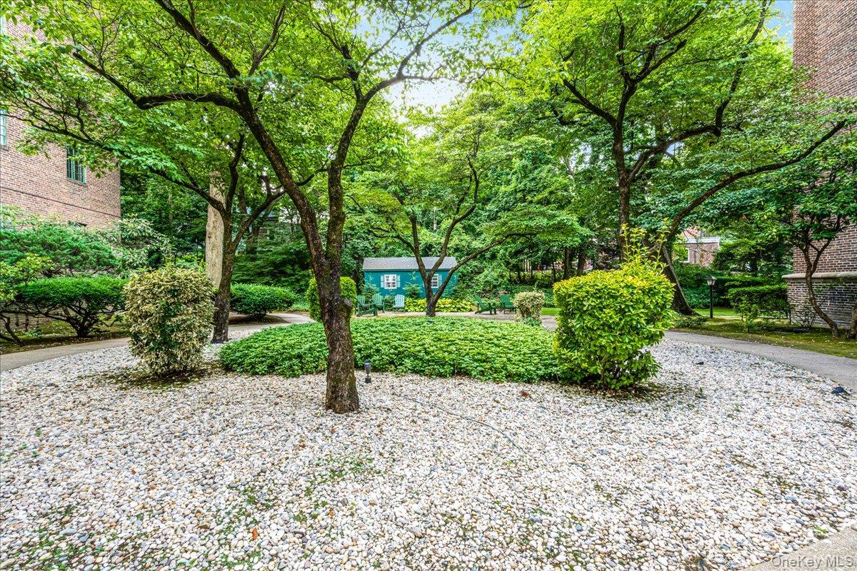 160 Middle Neck Road # 5A, Great Neck, NY 11021