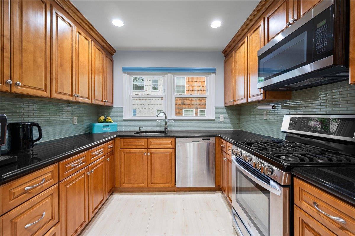 71 Harlan Drive, New Rochelle, NY 10804