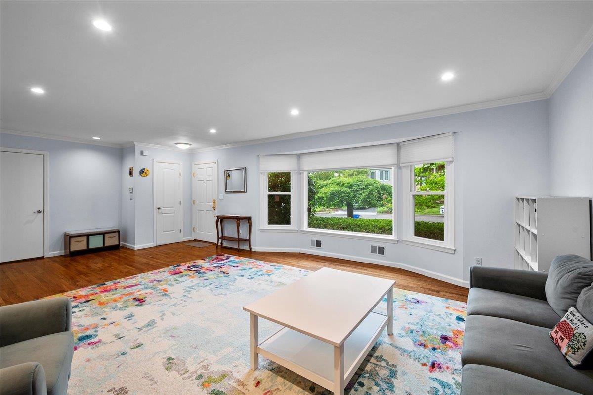 71 Harlan Drive, New Rochelle, NY 10804