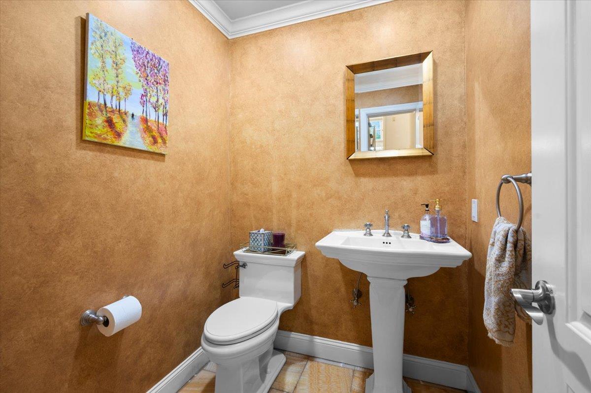 71 Harlan Drive, New Rochelle, NY 10804