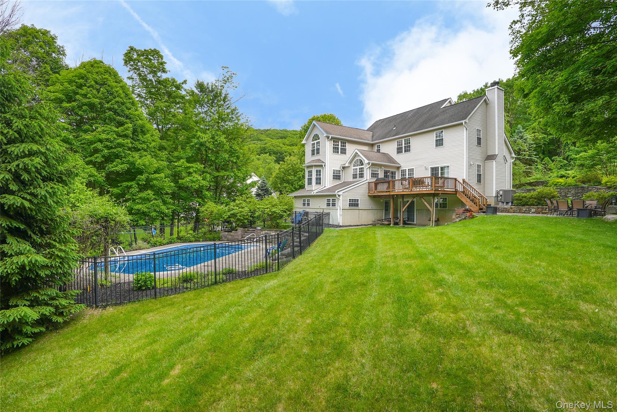 27 Millstream Court, Pawling, NY 12564