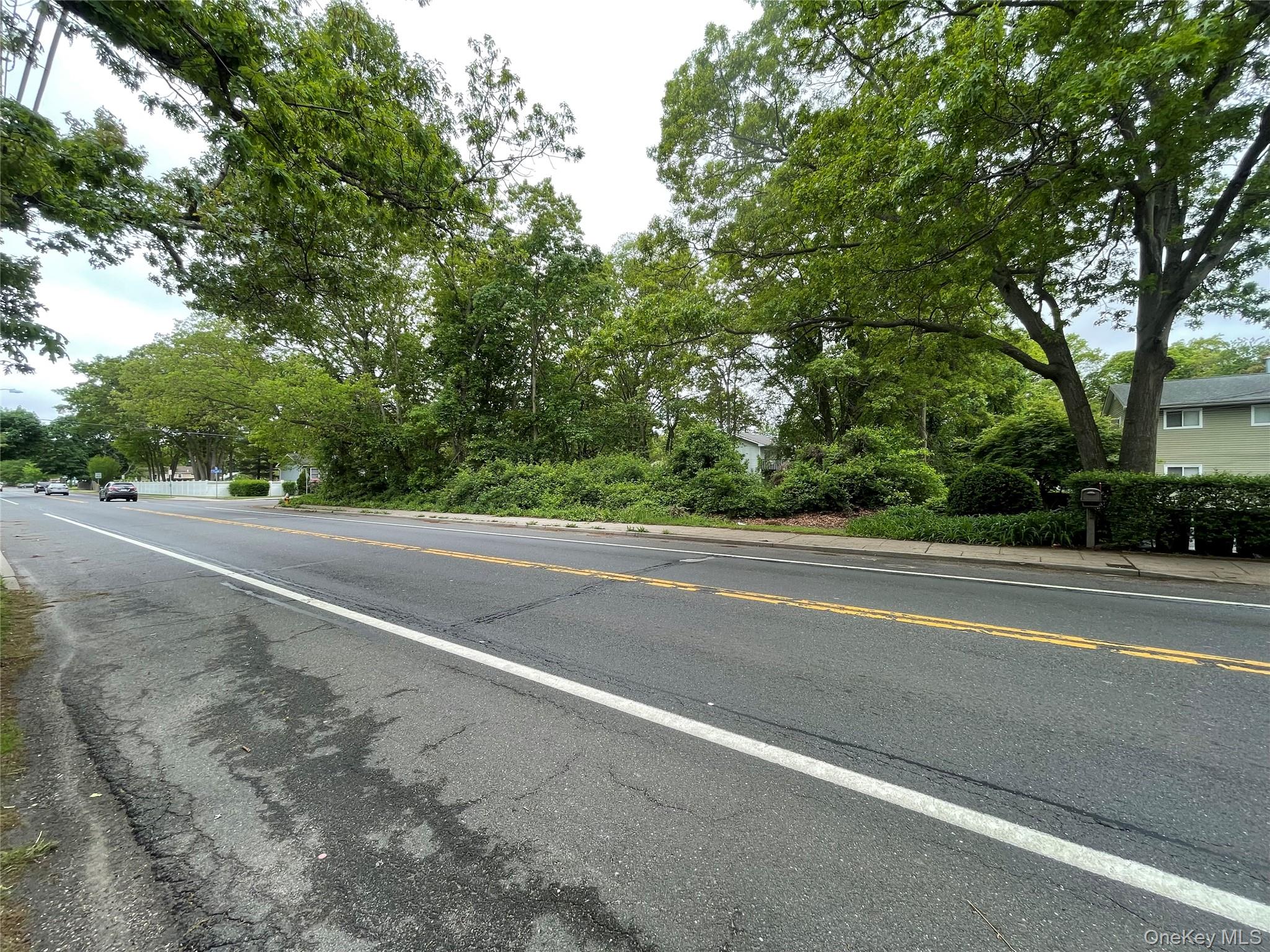 91 W Plum Street, Brentwood, NY 11717