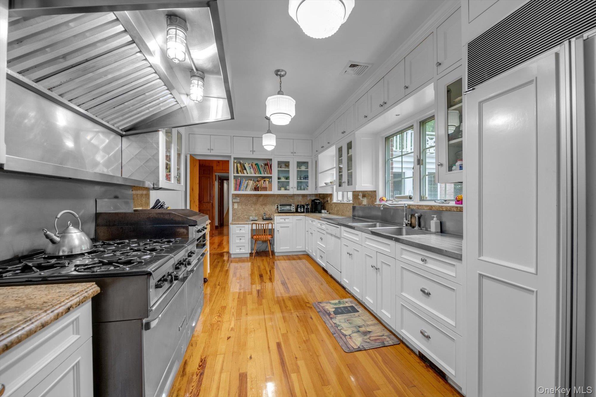 111 Clent Road, Great Neck, NY 11021