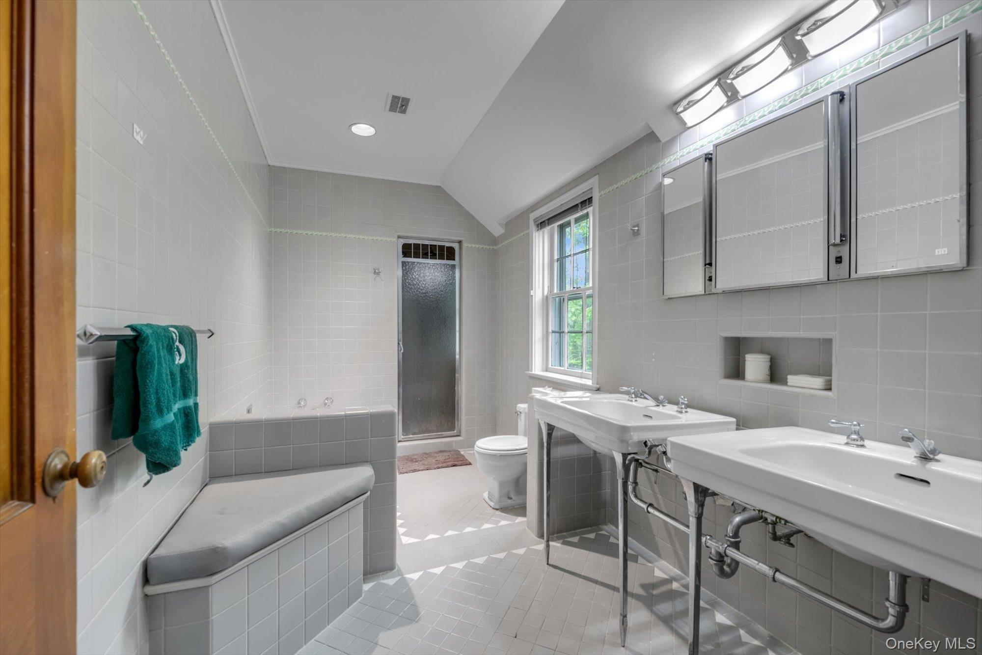 111 Clent Road, Great Neck, NY 11021