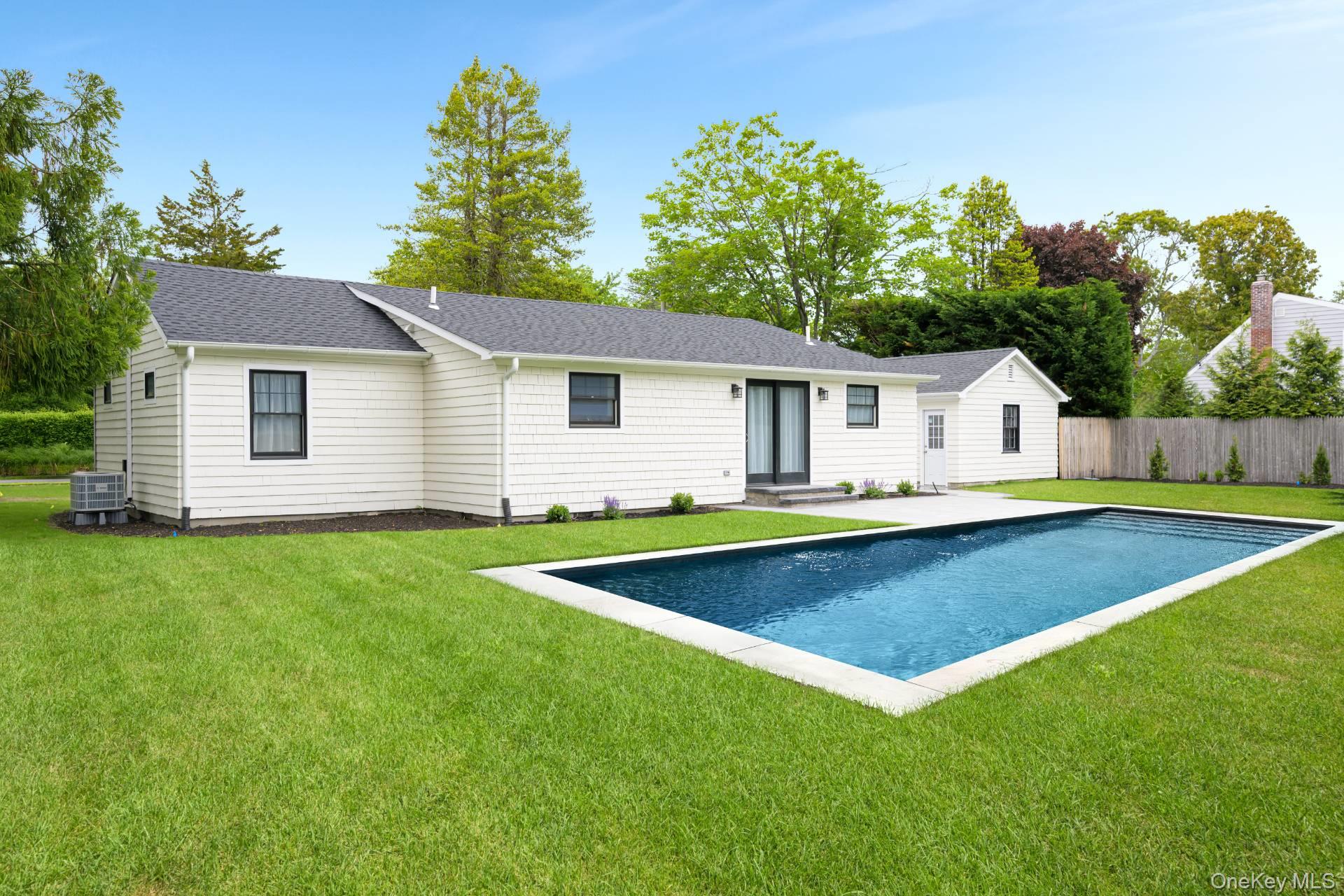 5 Argyle Road, East Quogue, NY 11942