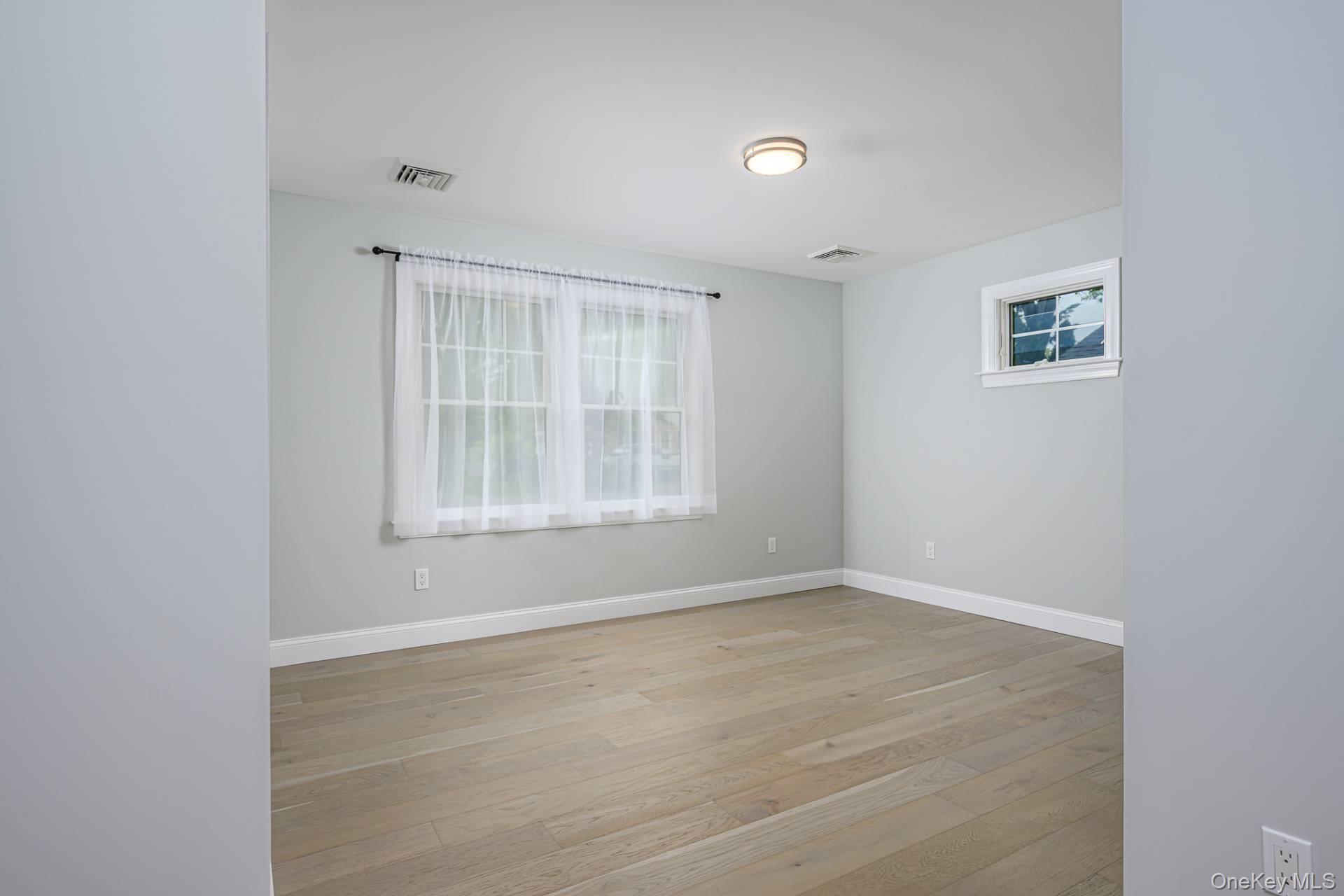 5 Argyle Road, East Quogue, NY 11942