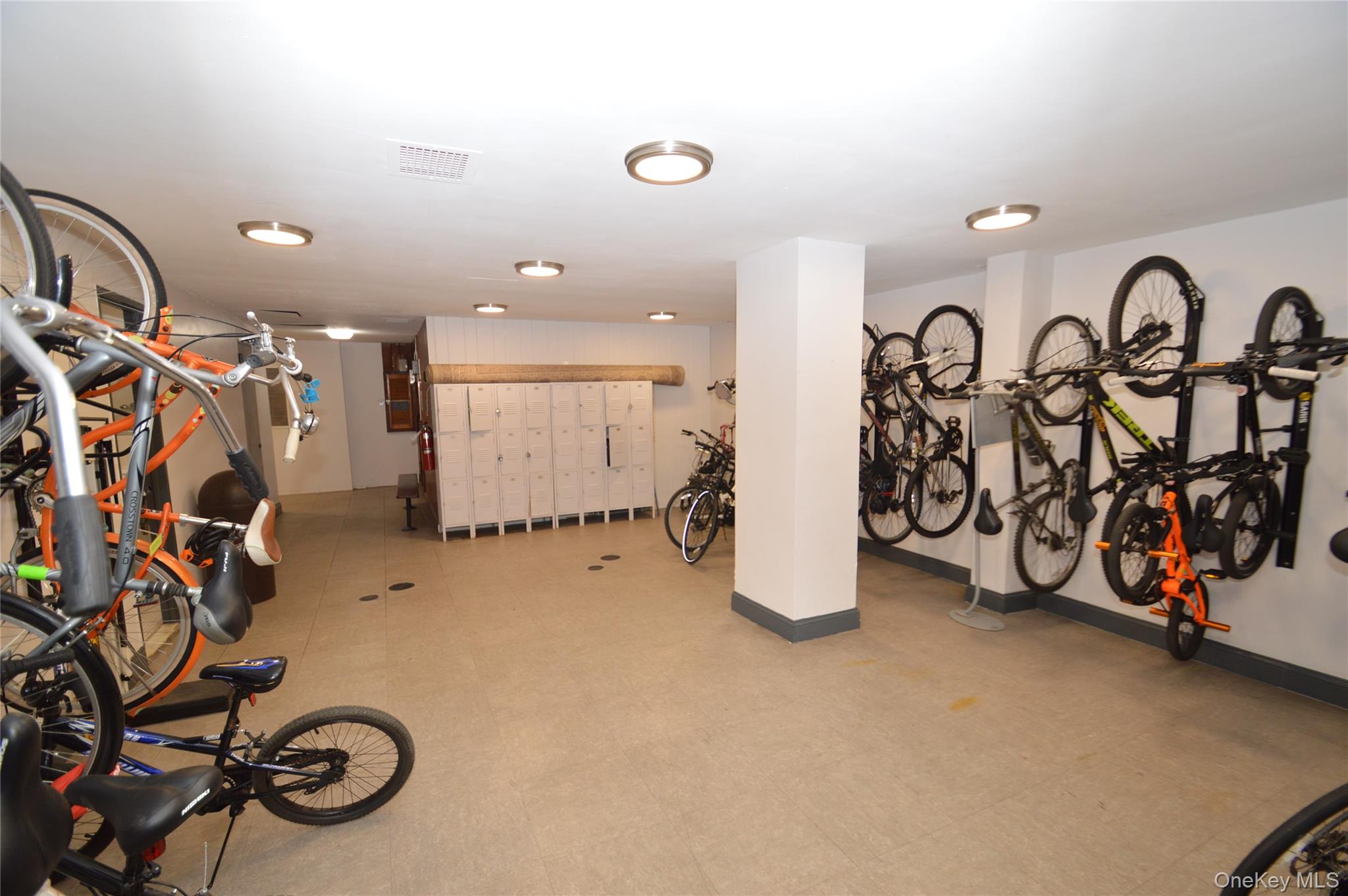 70-25 Yellowstone Boulevard # 10Z, Forest Hills, NY 11375