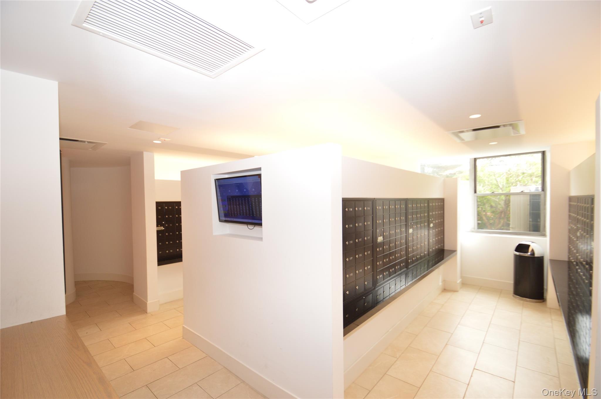 70-25 Yellowstone Boulevard # 10Z, Forest Hills, NY 11375