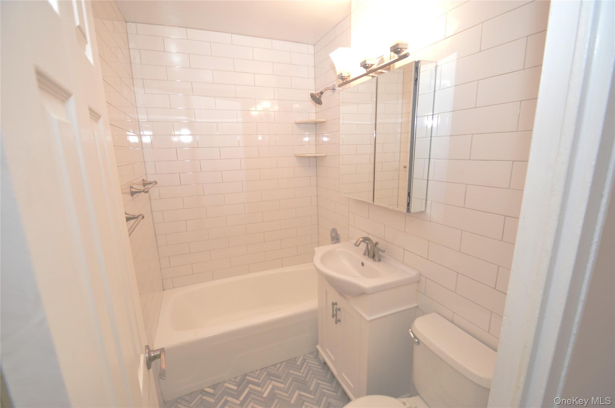 70-25 Yellowstone Boulevard # 10Z, Forest Hills, NY 11375