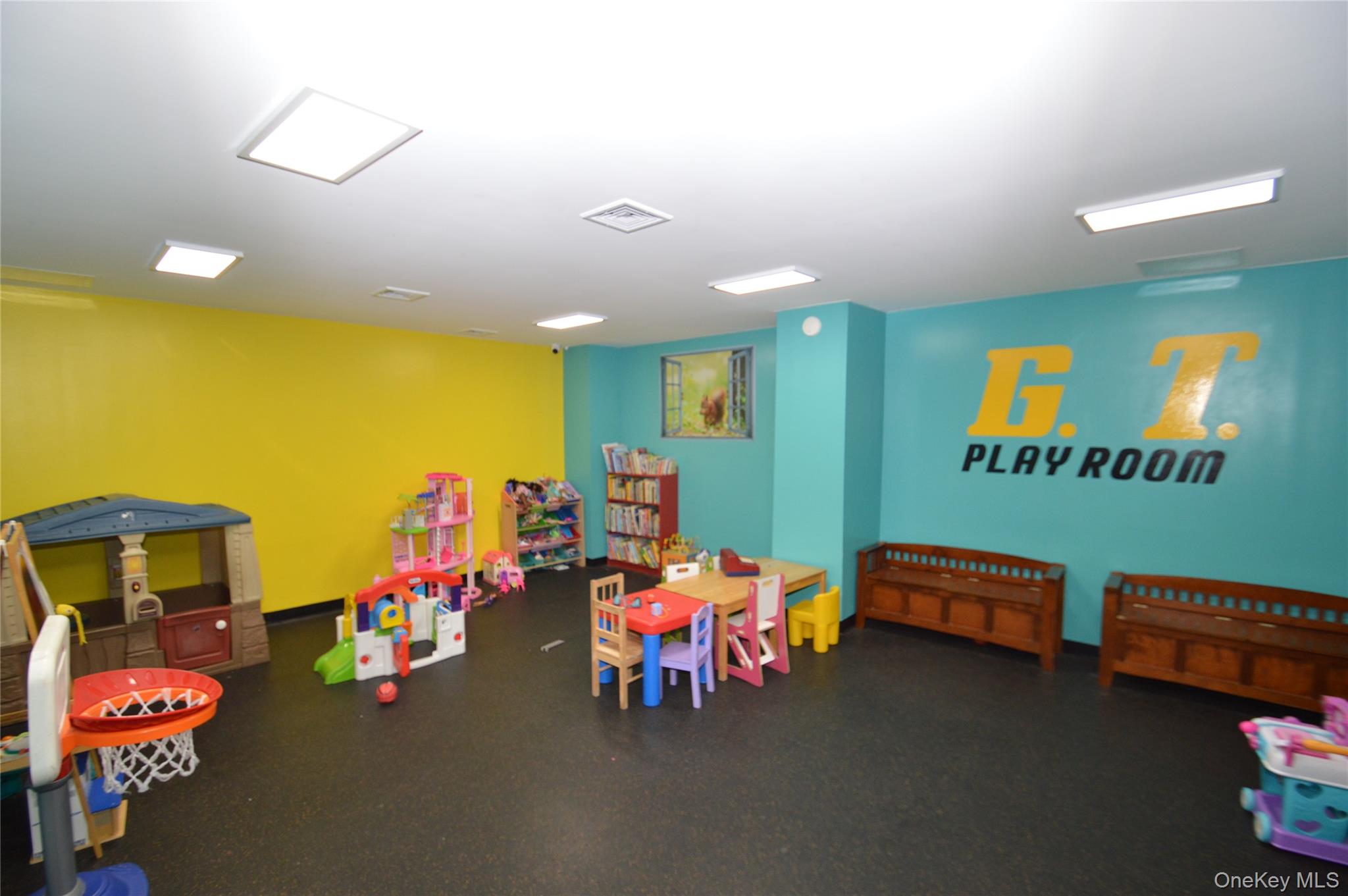 70-25 Yellowstone Boulevard # 10Z, Forest Hills, NY 11375