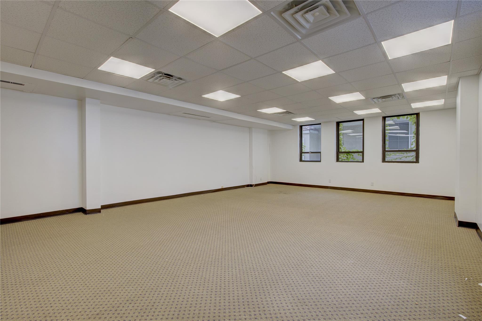 100 W Park Avenue # 204, Long Beach, NY 11561