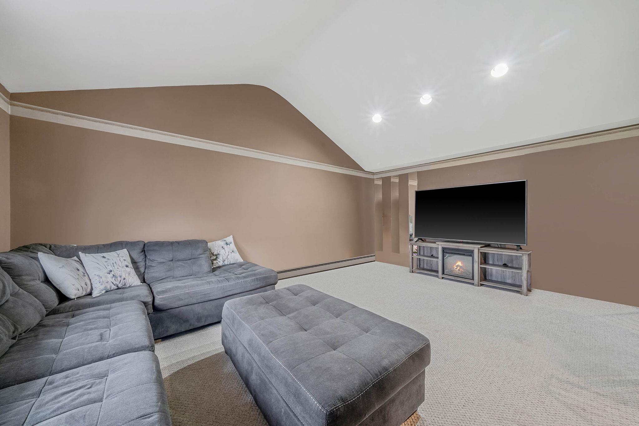 25 Biscayne Drive, Selden, NY 11784