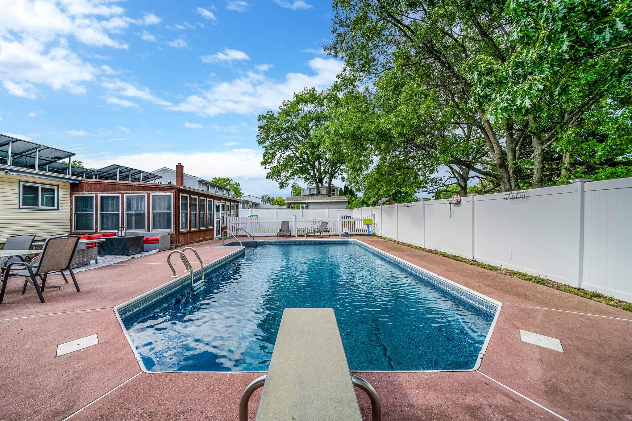 25 Biscayne Drive, Selden, NY 11784