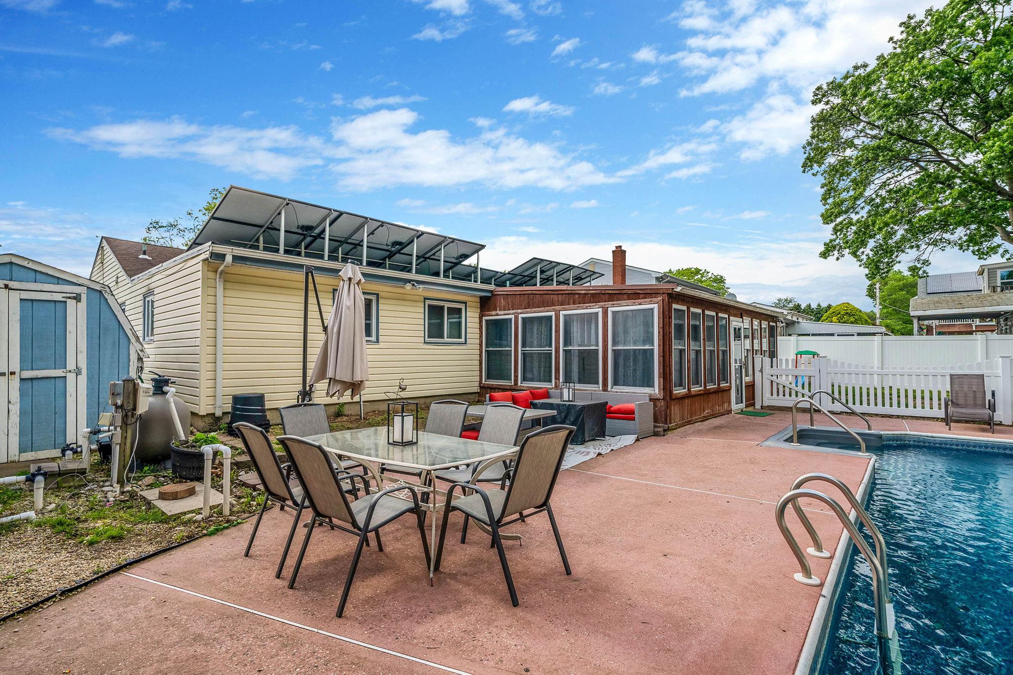 25 Biscayne Drive, Selden, NY 11784