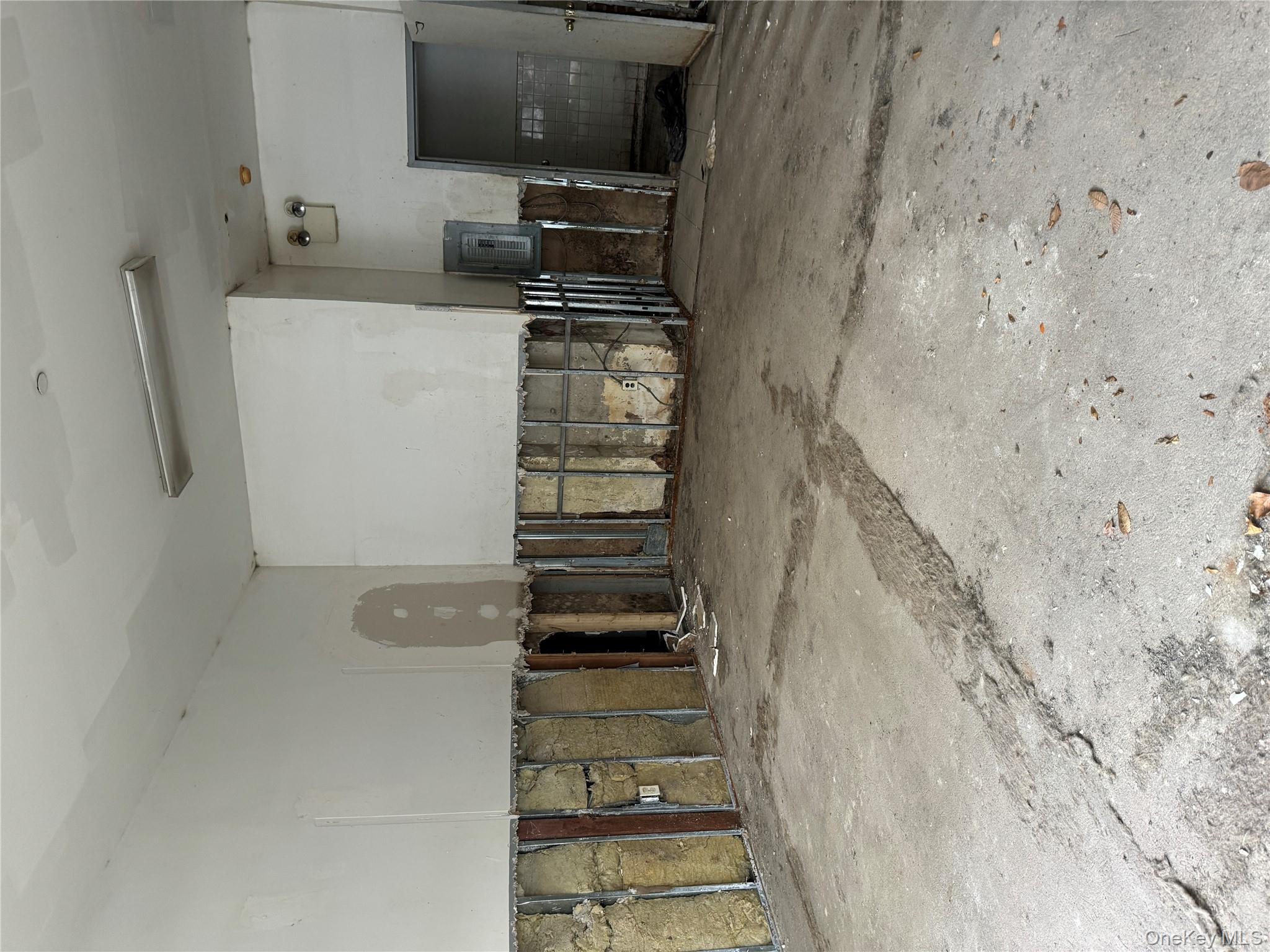 1105 College Avenue # Store 3 -4, Bronx, NY 10456