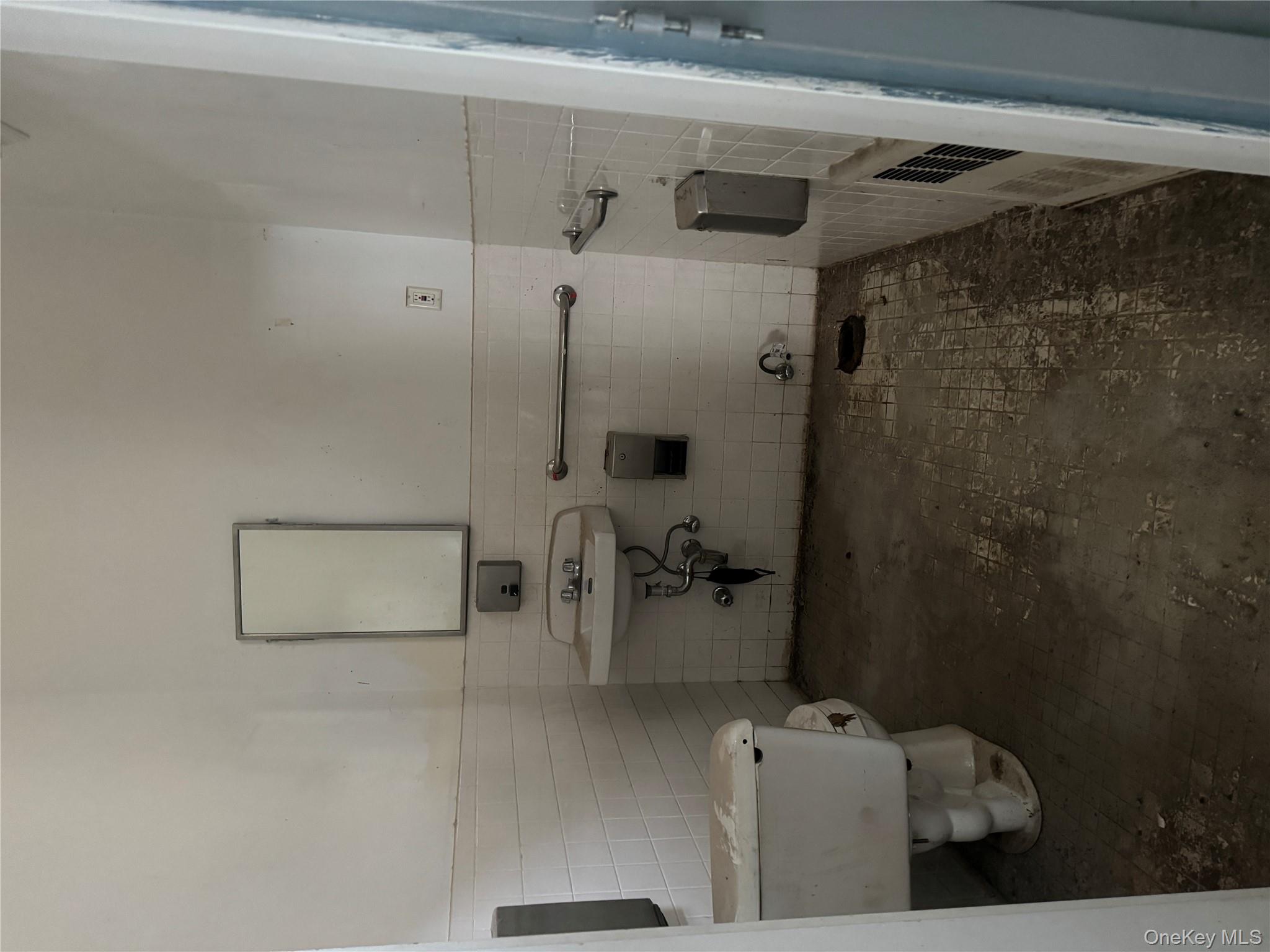 1105 College Avenue # Store 3 -4, Bronx, NY 10456