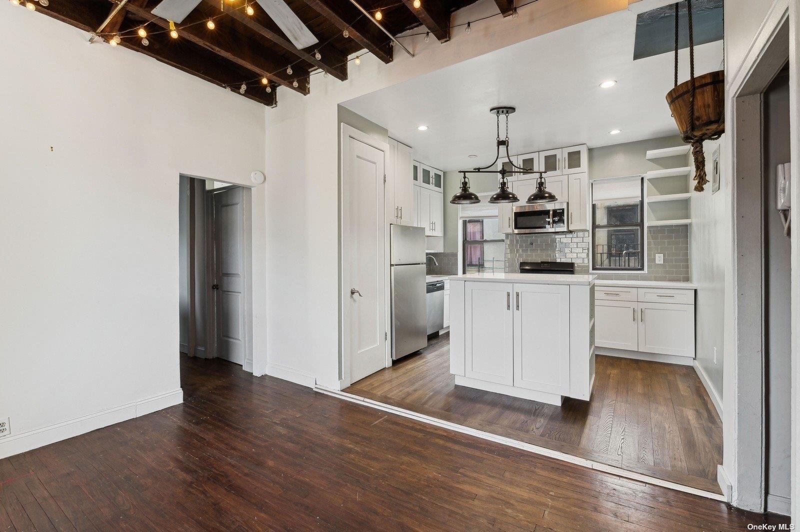 21-16 35th Street # 5B, Astoria, NY 11105