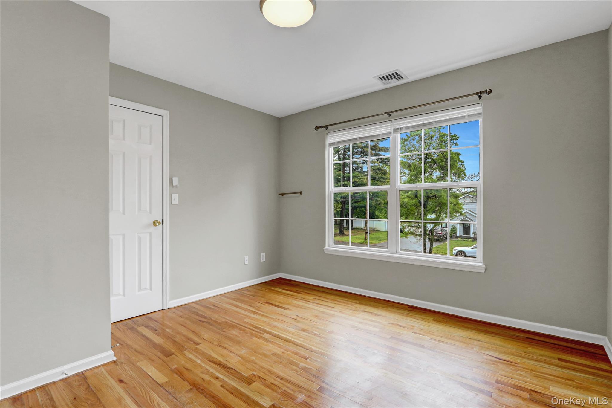 27 Inwood Avenue, Selden, NY 11784