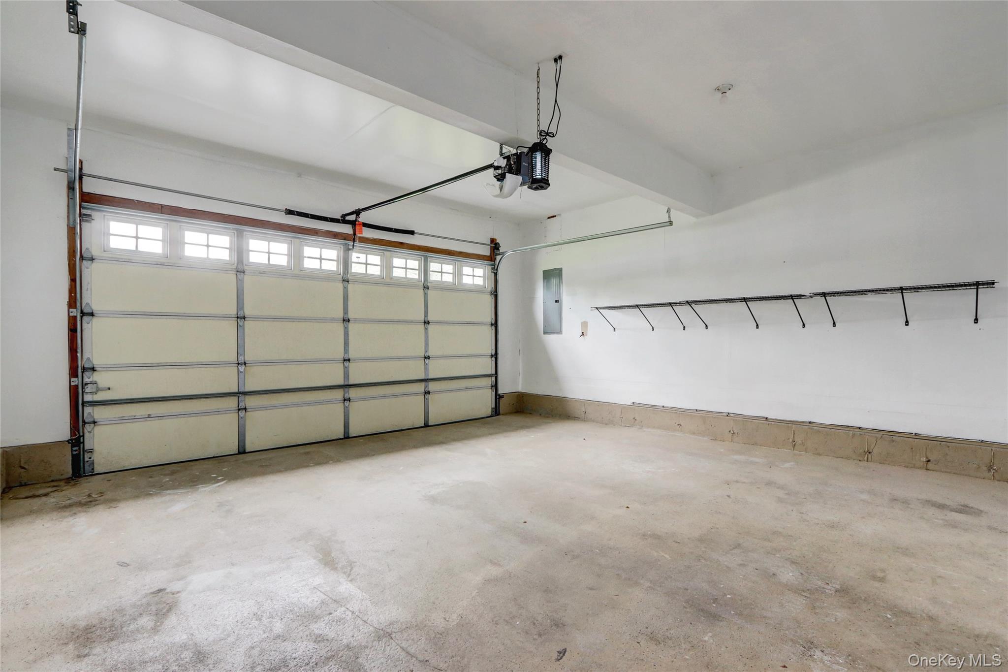 27 Inwood Avenue, Selden, NY 11784