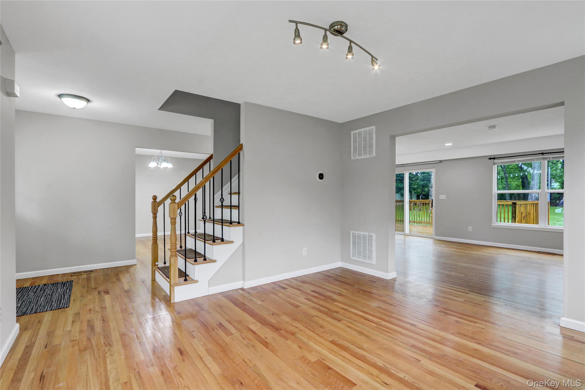 27 Inwood Avenue, Selden, NY 11784