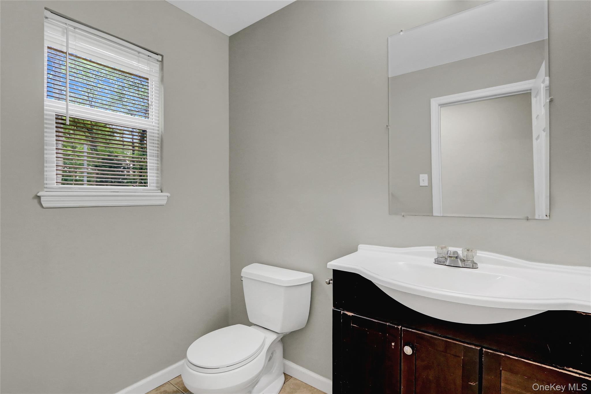 27 Inwood Avenue, Selden, NY 11784