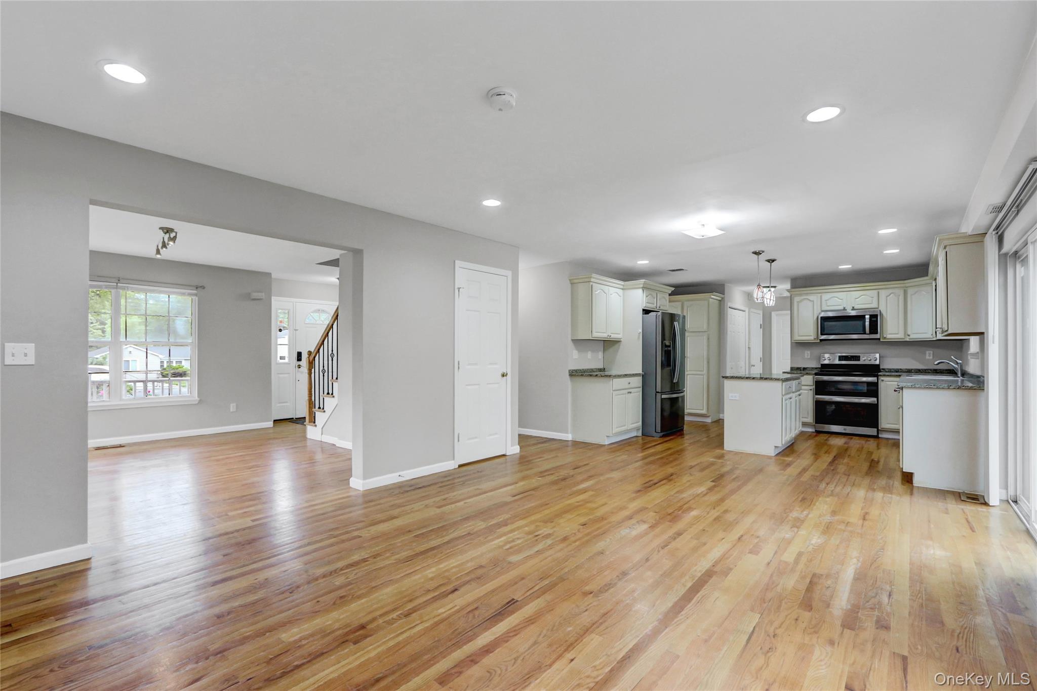 27 Inwood Avenue, Selden, NY 11784