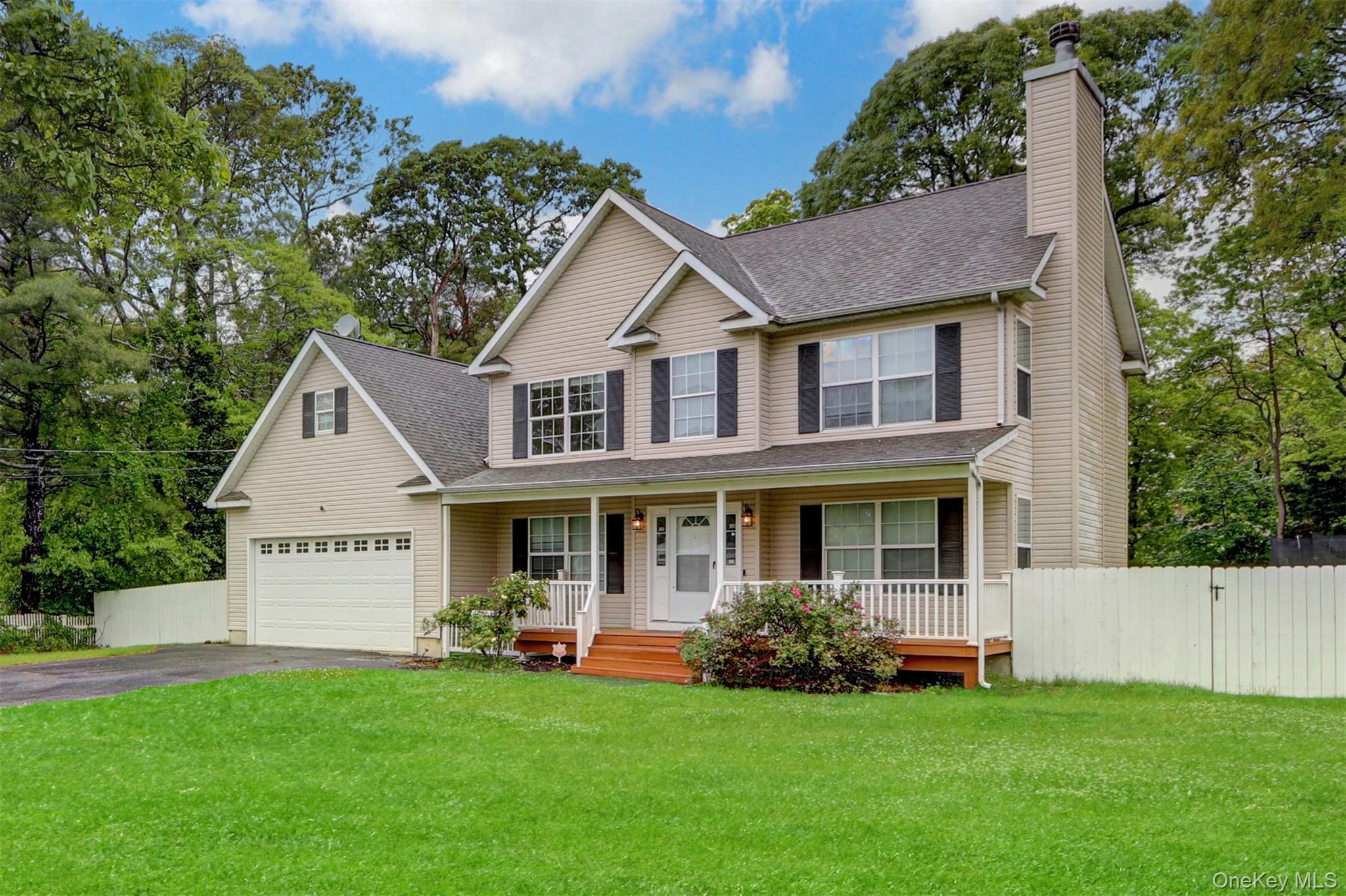 27 Inwood Avenue, Selden, NY 11784