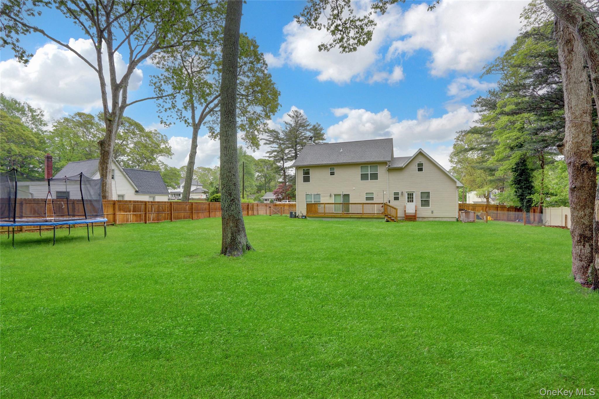 27 Inwood Avenue, Selden, NY 11784