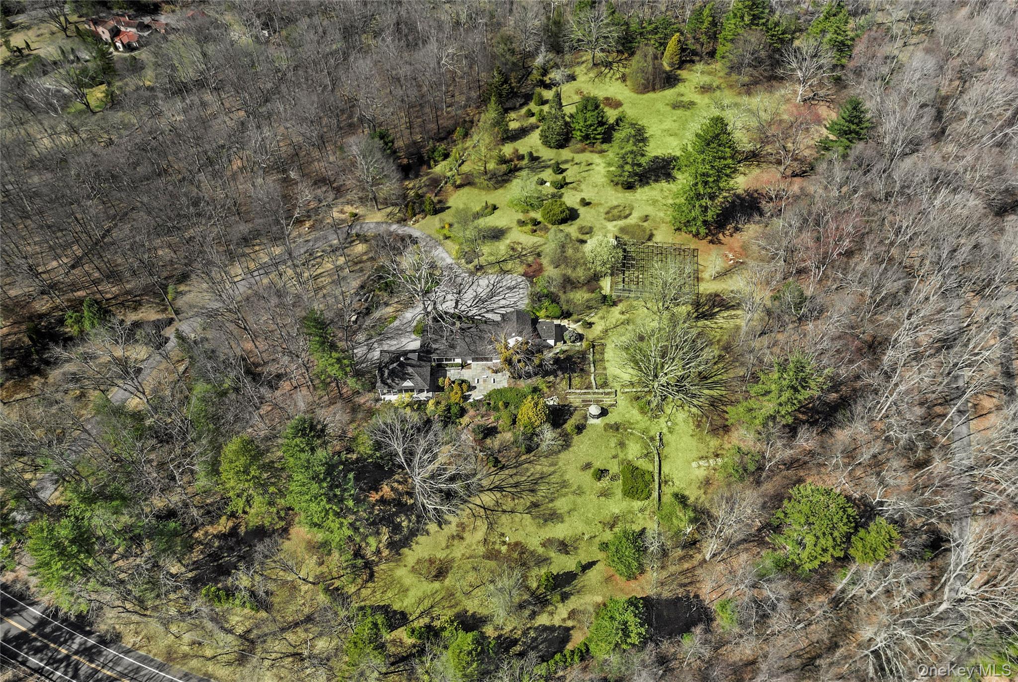 380 Cross River Road, Katonah, NY 10536