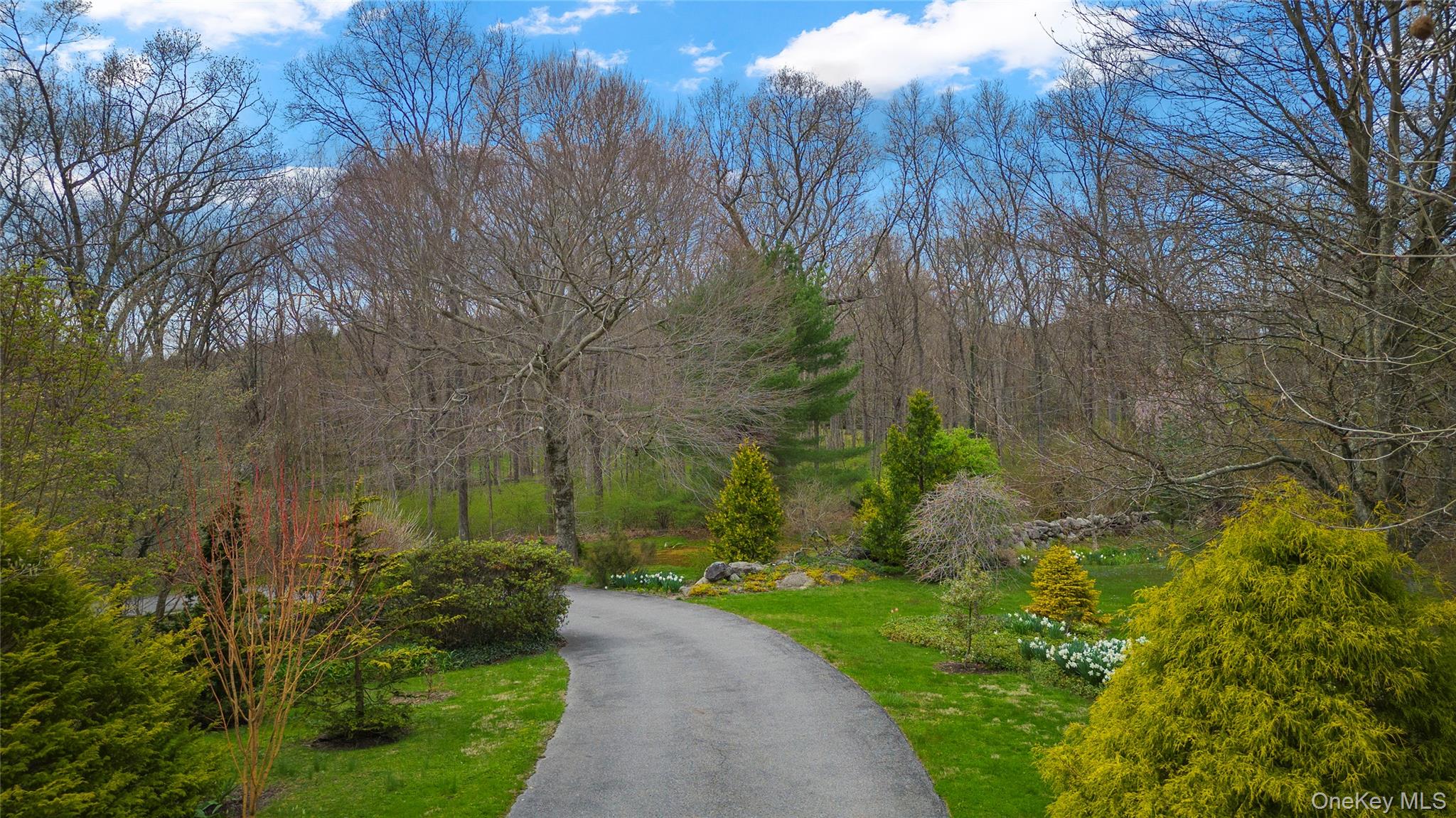 380 Cross River Road, Katonah, NY 10536