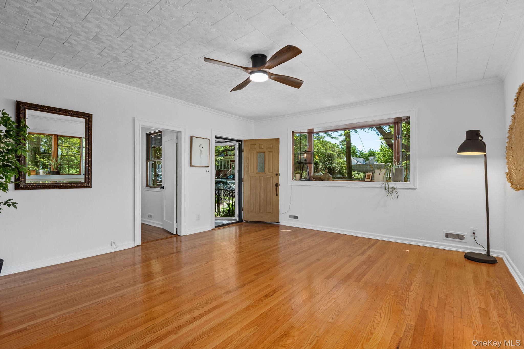 25 Bay Street, Bronx, NY 10464